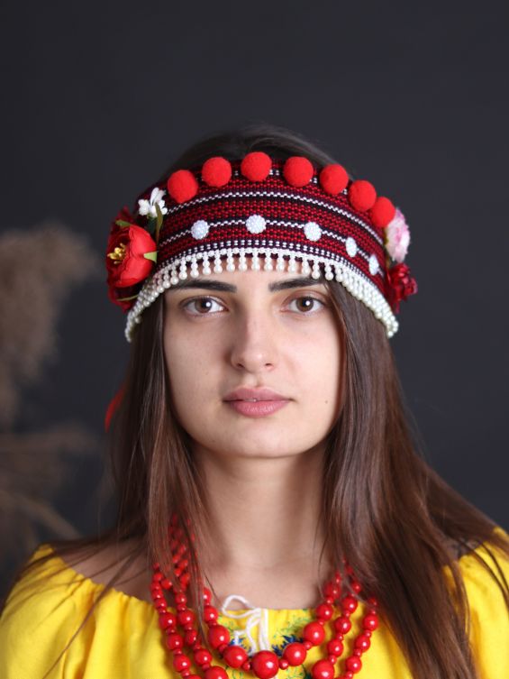 Red Ukrainian head crown