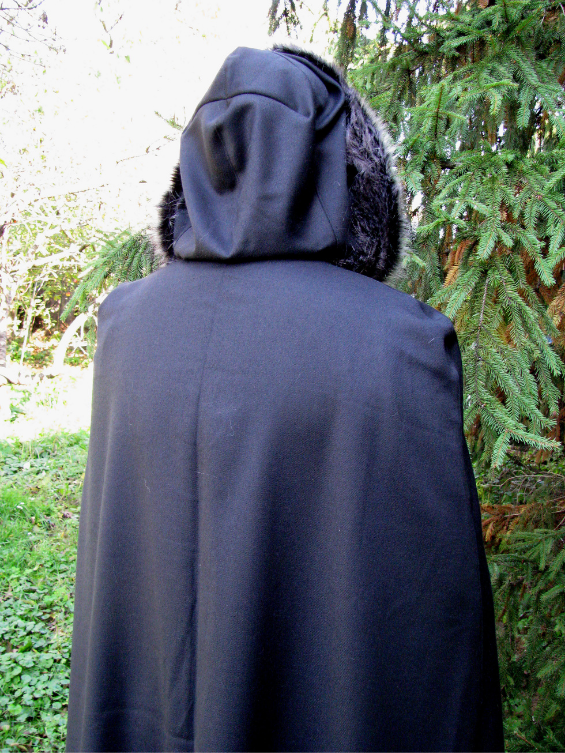 Wool hooded cloak with fur