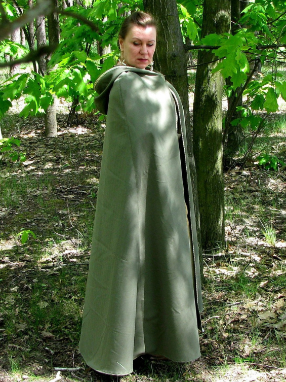 Blue Medieval hooded cape with green trim – EthnicGiftsByInna