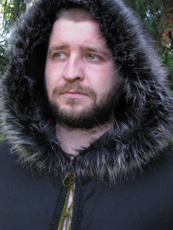 Wool hooded cloak with fur