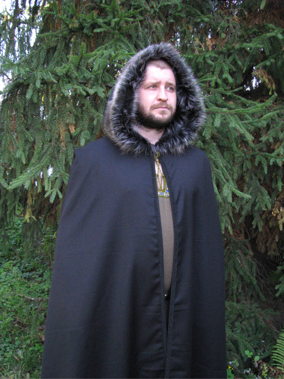 Wool hooded cloak with fur